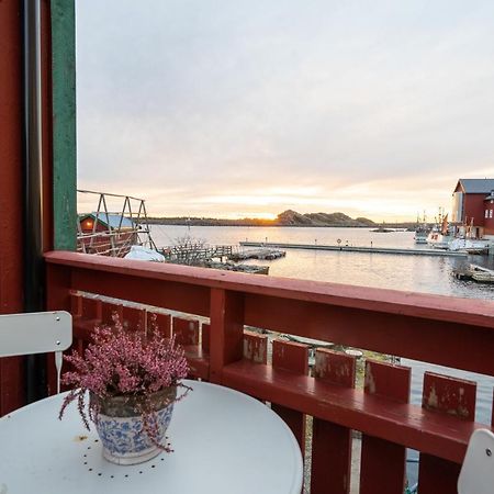 Lofoten- Fishermans Logde With The View Stamsund Exterior photo